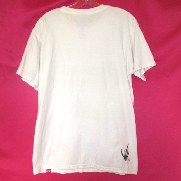 halloween beetlejuice handbook recently deceased white tshirt size medium - Picture 4 of 5